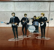 The Beatles figures cristal clear acrylic color 1964. They look incredibly real picture