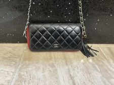 Authentic Chanel Matelasse Zipped crossbody Wallet bag With Chain picture