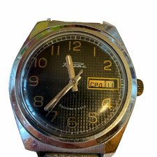 raketa vintage 1980s manual wind wristwatch day/date 19j black dial 36-39mm picture