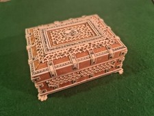 SUPERB LATE VICTORIAN DECORATED SANDALWOOD ANGLO-INDIAN TABLE BOX c1985 picture