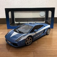 AUTOart 1/18 Diecast Model Car picture