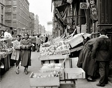 1950s MOTT STREET New York City SIDEWALK VENDORS Photo  (212-g) picture