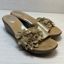 B.O.C. Womens 10 Wedge Sandals Floral Metallic Gold C12146 Bohemian Slides picture