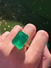 6.30 Ct Emerald Green Solitaire Ring Elegant Gold Classic Design Natural Jewelry picture