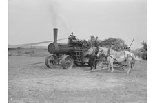 Photo:Kewanee Illinois 1937 Steam Threshing Machine Farm Equipment FSA picture