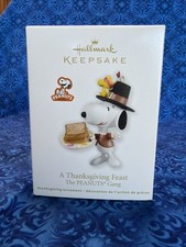 2012 Hallmark Keepsake ornament *A Thanksgiving Feast*  The Peanuts Gang NIB picture