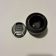 Nikon AF NIKKOR 50mm f/1.8D Standard Lens for Nikon F Mount Auto/Manual picture
