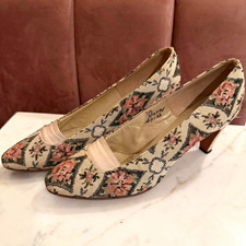 Vintage 1960s Andrew Geller Floral Brocade Tapestry Pumps Heels 7.5 Narrow picture