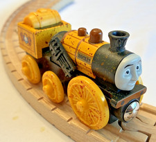 THOMAS & FRIENDS WOODEN RAILWAY DUSTY STEPHEN  VHTF Y4480 VGC 2012 GULLANE  picture