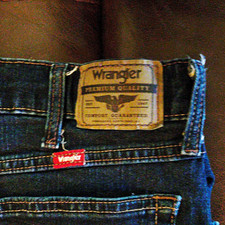 Wrangler Authentics Men’s Slim Straight Dark Wash Blue Denim Jeans 5-Pocket picture