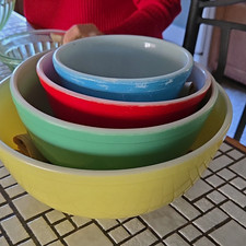 Vintage Pyrex Primary Colors nesting mixing bowl set in beautiful vintage condit picture