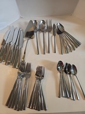 Wedgwood Stainless Flatware Quantum Silverware Set Of 44 Service For 7 Serving picture