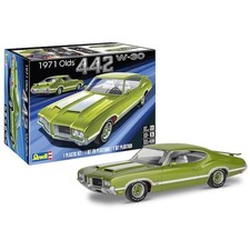 Revell 1/25 Scale 1971 Olds 442 W-30 Plastic Model Kit picture