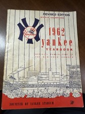 1962 WORLD CHAMPION NEW YORK YANKEES REVISED YEARBOOK-MARIS,MANTLE, BERRA, FORD. picture