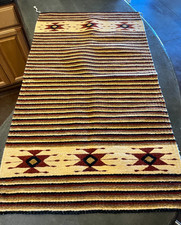 Handwoven Southwestern Geometric Motif Wool Rug 40