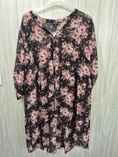 Women's NWT Torrid Dark Floral Top Size 4X Whimsical Fairy Night Out picture