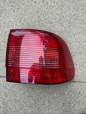 2003-2006 PORSCHE CAYENNE PASSENGER Driver TAIL LIGHT, OEM, 7L5.945.258 picture