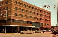 Guymon Oklahoma Hotel Dale Mid-Century Cars Street View Postcard picture