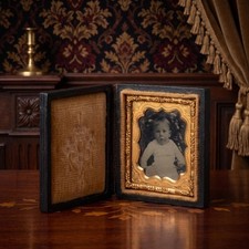 Antique Cased Tintype Baby Child Portrait Small Case Velvet Pad 16th Plate picture