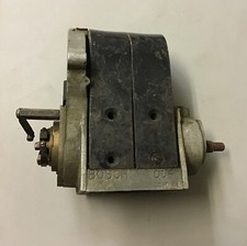 Antique American Bosch DU4  P-110-ED-7-V4 Magneto 4 Cylinder FOR PARTS ONLY B321 picture