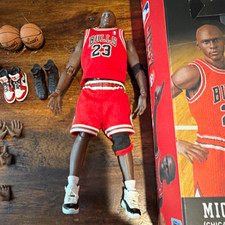 Medicom Toy MAFEX No. 100 Michael Jordan Bulls Figure w/ Ball, Heads & Hands picture