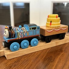 Thomas & Friends Wooden BIRTHDAY THOMAS w/ Cake Cargo Car “2012” USA Seller picture