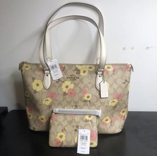 Coach Gallery Tote & Wristlet In Signature Canvas Floral Cluster Print CH727 picture
