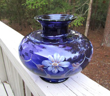 Fenton / Royal PURPLE / COLONIAL SCROLL / Historic SQUAT VASE / 1998 / Tag picture