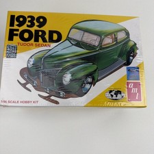 Ford 1939 Tudor Sedan 1:25 scale AMT Street Rod Kit 38484 Factory Sealed picture