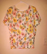 Cato Women's XL Multicolor Floral Knit Top Short Sleeve Round Neck Pullover picture