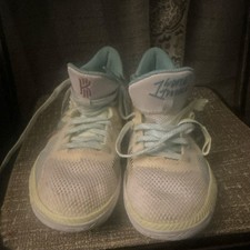 Nike Kyrie Irving Flytrap picture