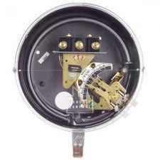 DWYER DA-31-3-5 / DA3135 (NEW IN BOX) picture
