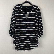 Torrid Harper Challis 3/4 Sleeve Top Size 2X Black White Stripe 3/4 Sleeves picture