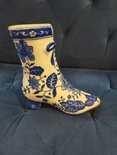 Vintage Chinese Porcelain Blue & White Shoe / Boot Vase 7” Formalities *MINT picture