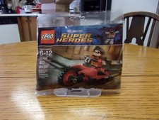 New 2013 RETIRED Lego DC Universe 30166 Robin and Redbird Cycle Polybag Set picture