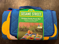 SESAME STREET ELMO OUTDOOR BLANKET FAMILY PICINIC MAT 79