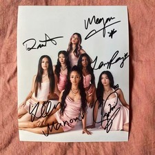 KATSEYE Group Autographed Signed Photo POP Collectibles Collection 8*10 2026A picture