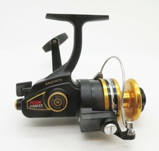 J51) VINTAGE PENN 4400SS SPINNING REEL VERY NICE picture