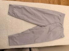 Women’s Uniqlo capri picture