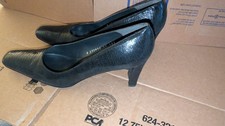 100% Authentic Used Stuart Weitzman 11 Women Leather Pumps 2 3/4