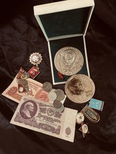 Soviet Union USSR Memorabilia, Great Group of Medals, Pins, Money  Museum Grade picture