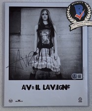 AVRIL LAVIGNE SIGNED PHOTO BECKETT BAS COA AUTOGRAPHED 8X10 RARE PRESENT GIFT picture