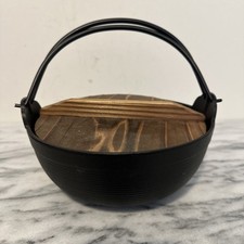 Japanese Authentic IWACHU Cast Iron Pot with Wooden Lid And Double Handle NICE picture