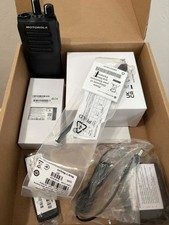 Motorola Solutions MOTOTRBO R2 UHF Digital Two-Way Radio picture