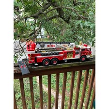 New Bright Metro Fire Dept No 2 MFD Snorkel Remote Control Fire Engine Truck picture