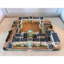 Danbury Mint Buckingham Palace Castles of the British Monarch Sculpture picture