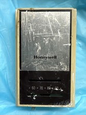 HONEYWELL T822D Thermostat- Classic Design -EZ to Use 24Volt- Tested 100% picture