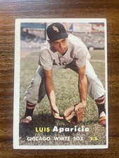 1957 Topps Luis Aparicio #7 picture