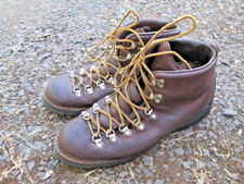 vintage danner  mountain light hiking boots mens 9 D styl # 30520 picture