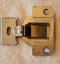  Aristokraft Amerock 09J cabinet hinge 1/2